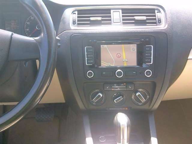 Volkswagen Jetta 2011 photo 3